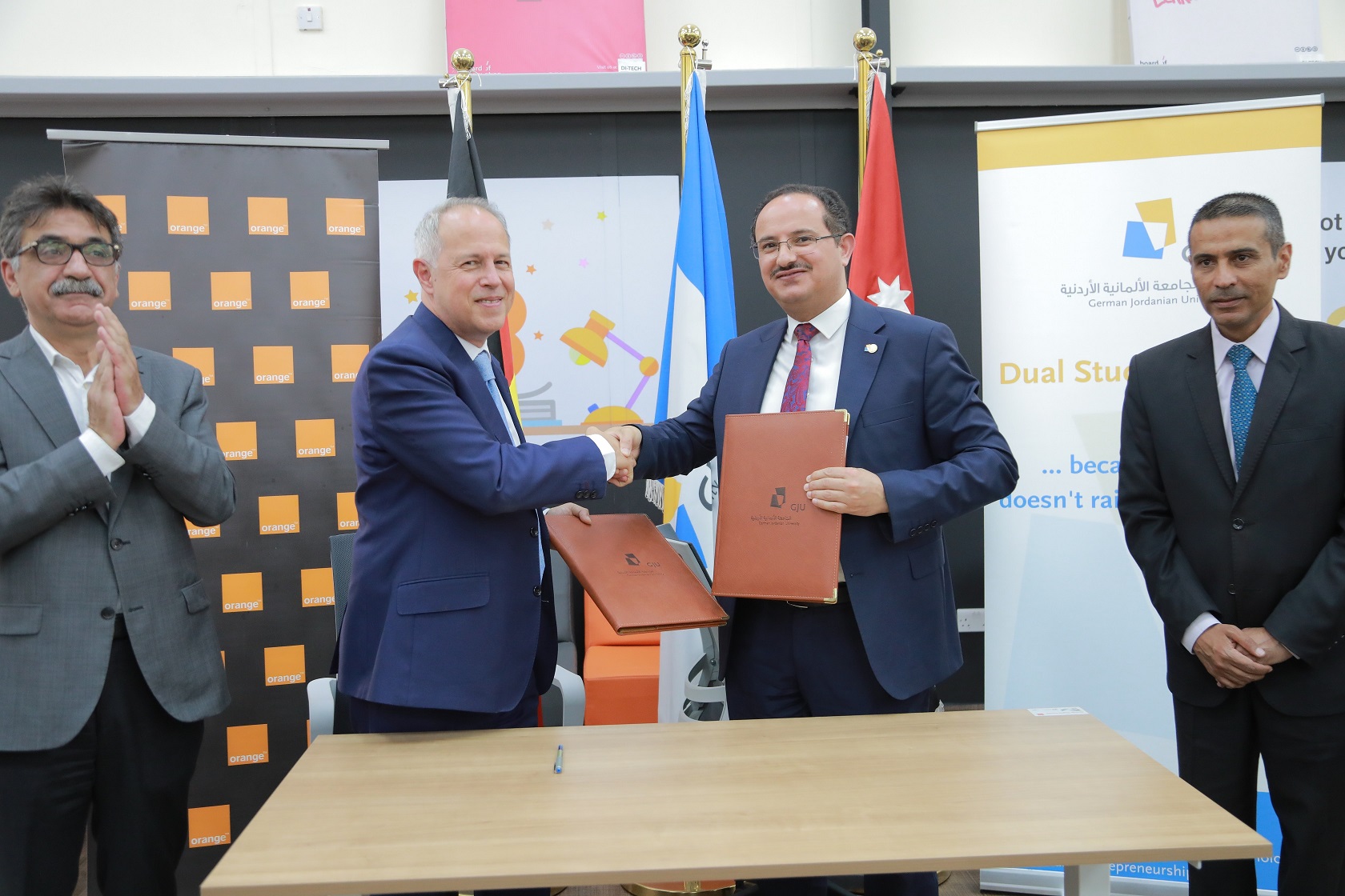اتفاقية استراتيجية تجمع أورنج الأردن و"الألمانية الأردنية" في برنامج الدراسات الثنائية الجديد