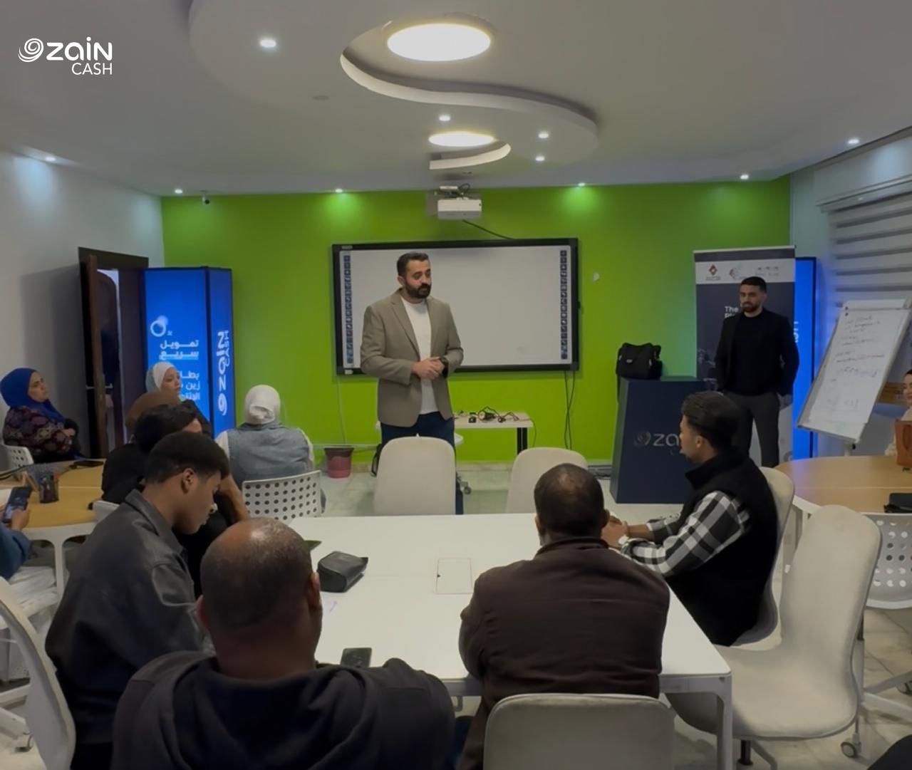  زين كاش راعي ورشة عمل 《المحافظ الإلكترونية والدفع الرقمي》 في الكرك