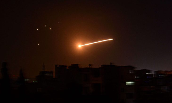 مسؤول عسكري: الهجوم الإسرائيلي على محيط دمشق أسفر عن قتل خمسة جنود