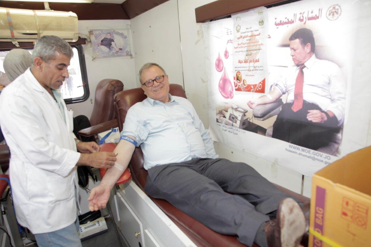 جامعة البترا تنظم حملة للتبرع بالدم