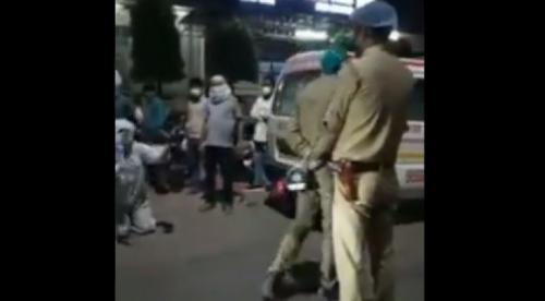 بالفيديو .. الشرطة تسحب الأكسجين عن مريضة لحساب 《شخصية هامة》في الهند
