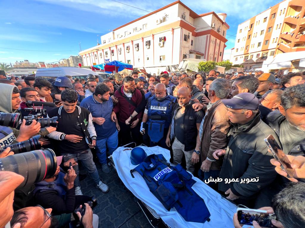 بعد استشهاد المصور الصحفي سامر أبو دقة  《حماية الصحفيين》: الاحتلال الإسرائيلي يقتل الصحفيين بشكل متعمد وممنهج في غزة