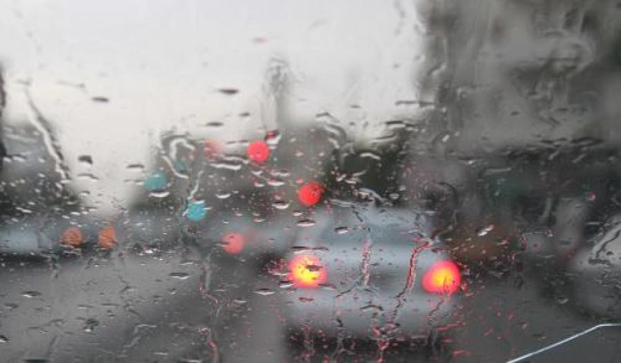 زخات مطرية متفاوتة الشدة في عدة مناطق من المملكة نتيجة عدم الاستقرار الجوي