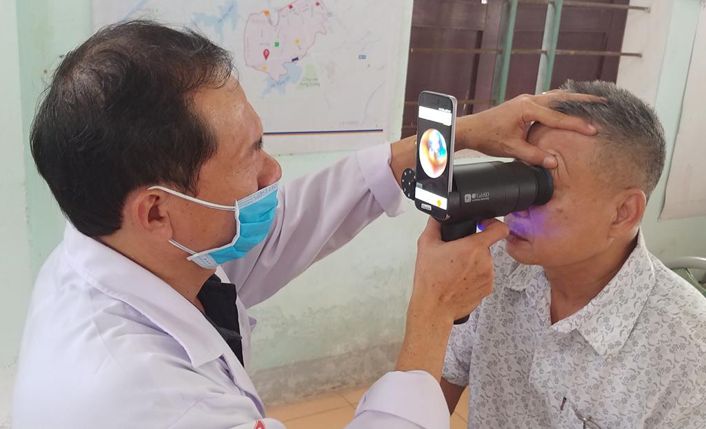  كاميراEYELIKE™ Fundus من سامسونج تعزز تصميم هواتف 《جالاكسي》 الذكية للاستفادة منها بمجال الرعاية الصحية للعيون
