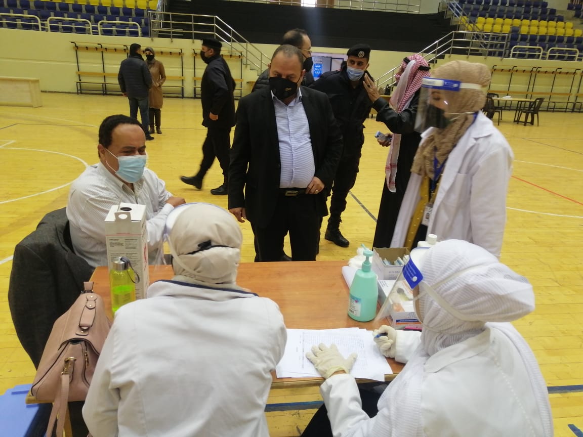 أمانة عمان بالتعاون مع وزارة الصحة تخصص صالة الأمير فيصل بالقويسمة مكانا لتطعيم المواطنين بلقاح كورونا