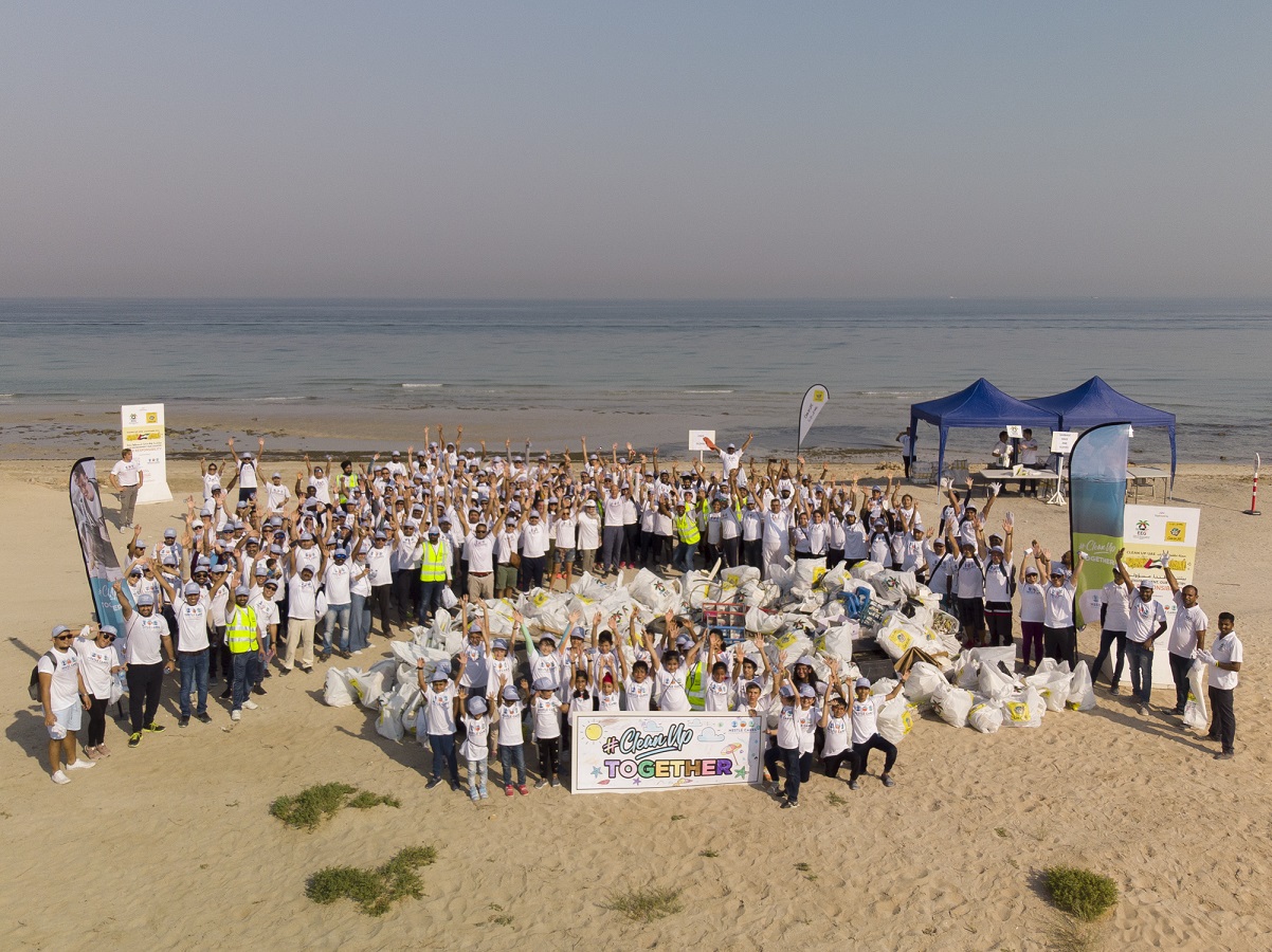 ألف متطوّع يشاركون في حملة لتنظيف شواطئ وبيئات مائية في الشرق الأوسط  احتفالًا باليوم العالمي للمحيطات